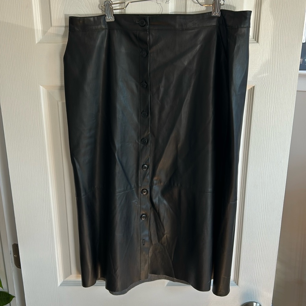 Faux leather, midi skirt. Worn 2x!